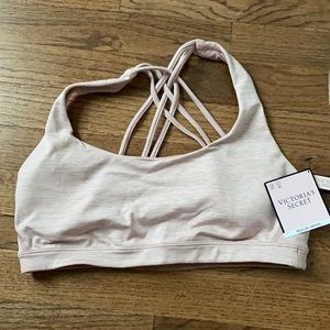 NWT Victoria’s Secret Strappy Sports Bra Medium